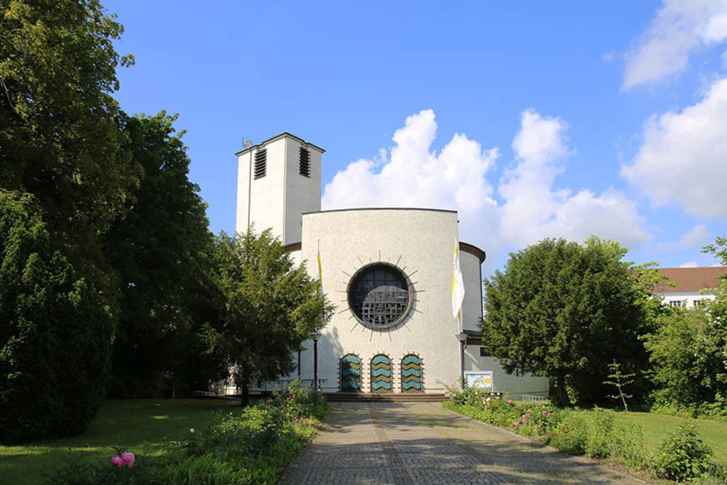 Foto: Leipzig - St. Bonifatius-Kirche | Das Team hinter BILDLEXIKON LEIPZIG bündelt historische wie aktuelle Informationen über die Stadt Leipzig in Text und Bild auf einer Plattform und stellt diese der interessierten Öffentlichkeit zur Verfügung.