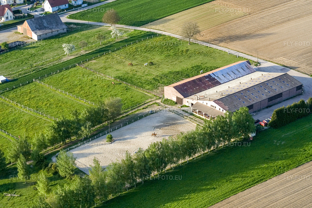 Vue aérienne: Ranch à Seebach dans le département Bas Rhin, France – .Photo: IMG_10612.jpg prise le 04/05/2008 par Werner Riehm/FLY-FOTO.eu – Résolution de l'original: 3115 x 2077 px