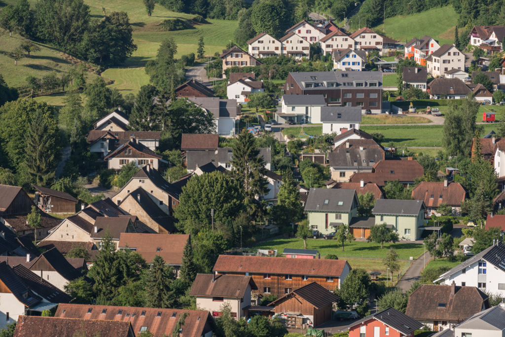 Blick aufs Oberdorf | in Ziefen, Baselland, Schweiz. - Realisiert mit Pictrs.com