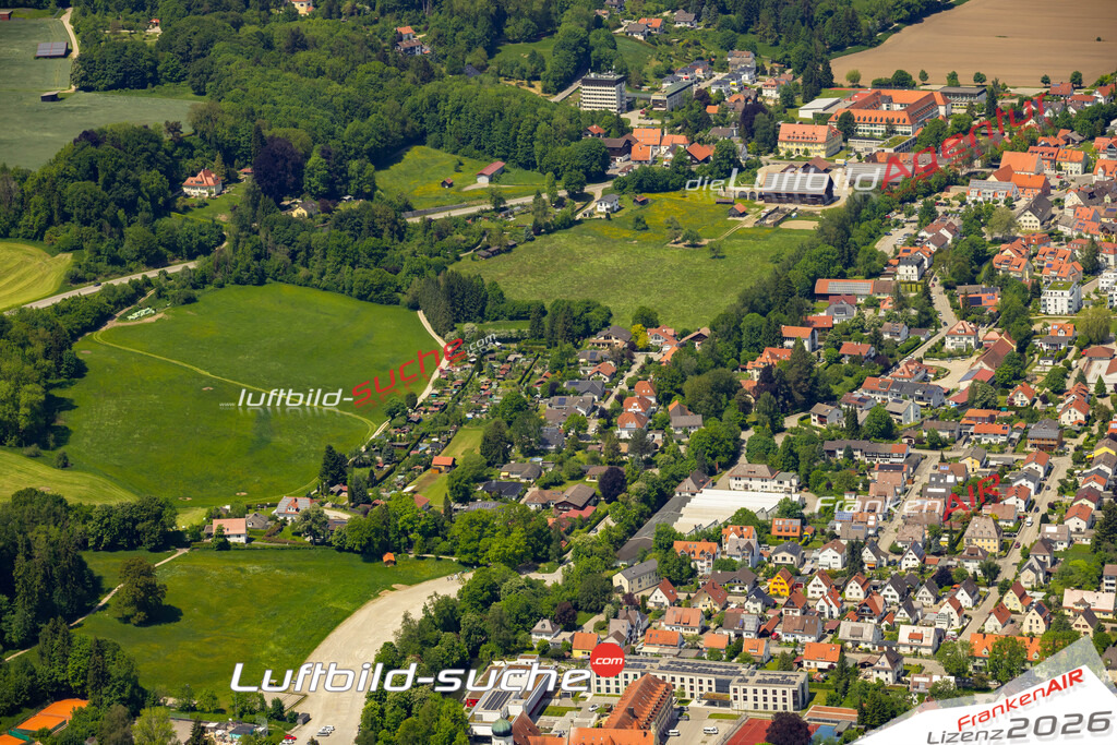 Das Luftbild zeigt Schrebergärten Mindelheim - Die Luftaufnahme wurde 2023 vom UL-Flugzeug aus erstellt ( keine Drohne ) - Hochauflösende Luftaufnahme - Für grossformatige Ausdrucke geeignet. Die Geschenkidee !Mit Lizenz und Bildrechte bestellbar