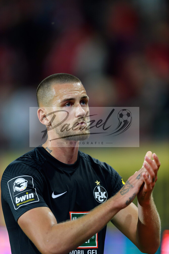 HFCFCK20210824_090 | Fussball, Herren: Rene Klingenburg (1. FC Kaiserslautern) enttaeuscht beim Spiel der 3. Liga zwischen Hallescher FC und 1. FC Kaiserslautern im Leuna-Chemie-Stadion am 24.08.2021 in Halle (Saale), Deutschland. - Realisiert mit Pictrs.com
