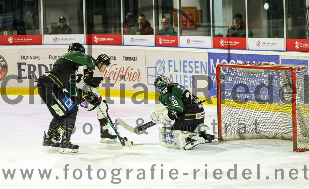 2022-12-23_030_TSV_Erding_gegen_EA_Schongau | Erding, Deutschland, 23.12.2022:
Eishockey, Bayernliga 2022 / 2023, 22. Spieltag, TSV Erding gegen EA Schongau, Endergebnis: 

Foto: Christian Riedel / fotografie-riedel.net