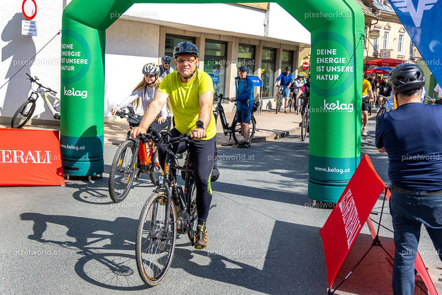 Ossiachersee autofrei - Start am Hauptplatz Feldkirchen | Bildershop von pixelworld.at - Realisiert mit Pictrs.com