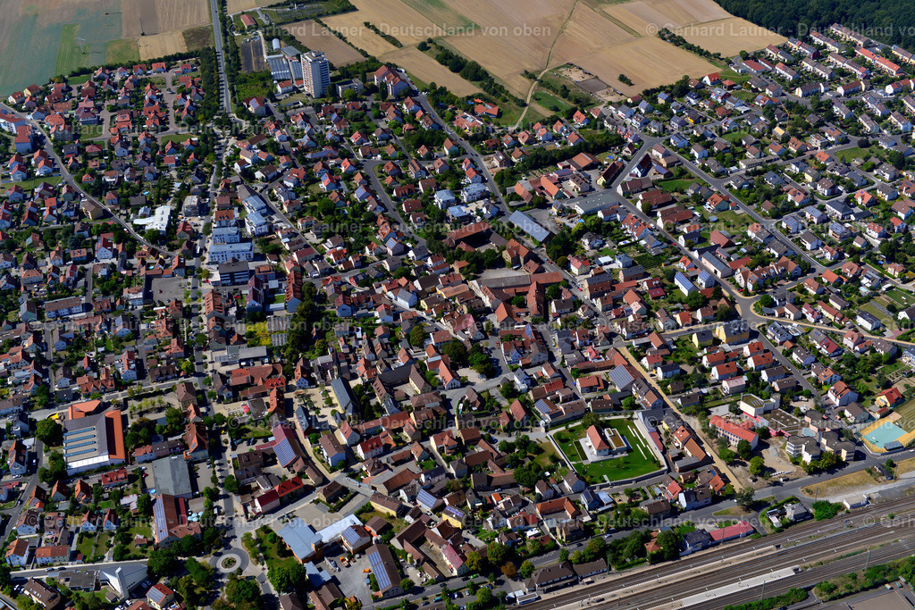 3650174 | ROTTENDORF 31.08.2016 Stadtzentrum im Innenstadtbereich  in Rottendorf im Bundesland Bayern, Deutschland // The city center in the downtown area  in Rottendorf in the state Bavaria, Germany Foto: Gerhard Launer
