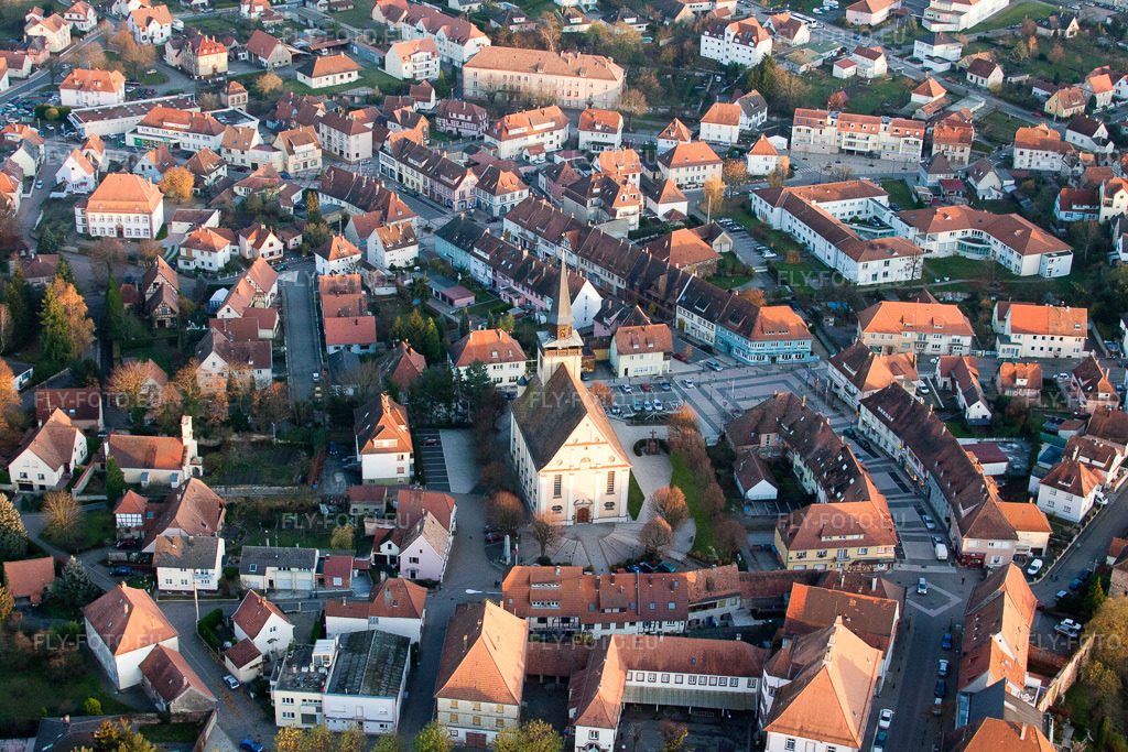 Vue aérienne: Vue de la ville à Lauterbourg dans le département Bas Rhin, France. Photo: IMG_22729.jpg prise le 19/11/2009 par Werner Riehm/FLY-FOTO.euRésolution de l'original: 4752 x 3168 px