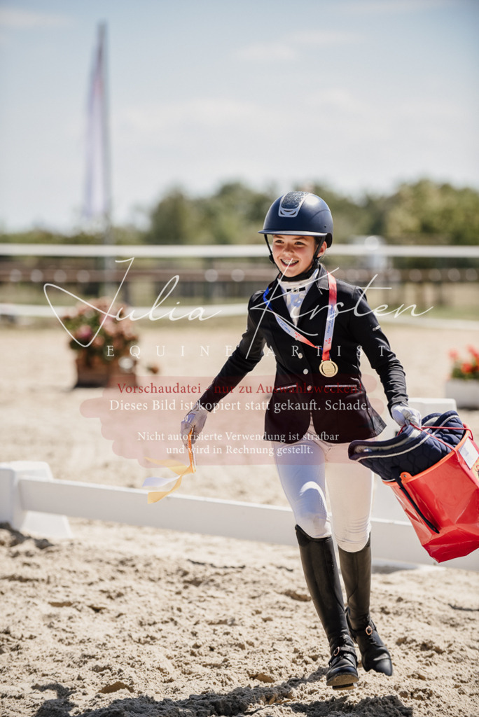 DSC_8869 | Pferde- und Turnierfotografie in Westsachsen. Pferdeportraits, Auftragszeichnungen und intuitive Kunst.