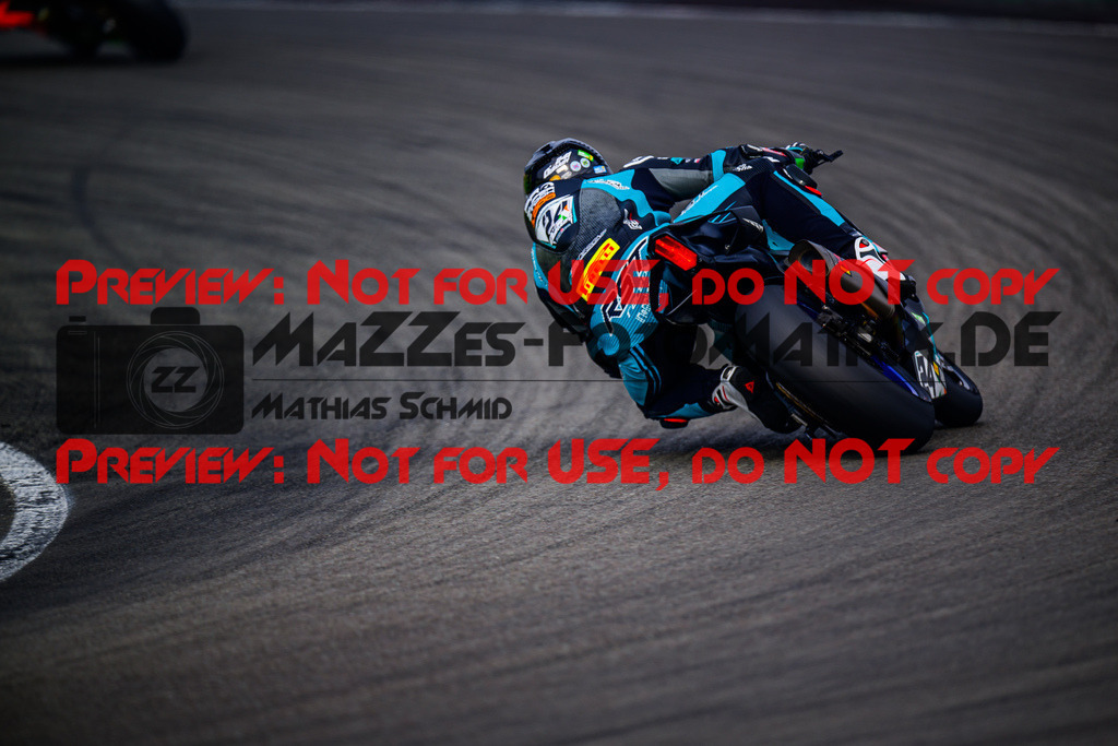 MaZZes_FotoMatrix_240831_6007705_6716 | STK1000