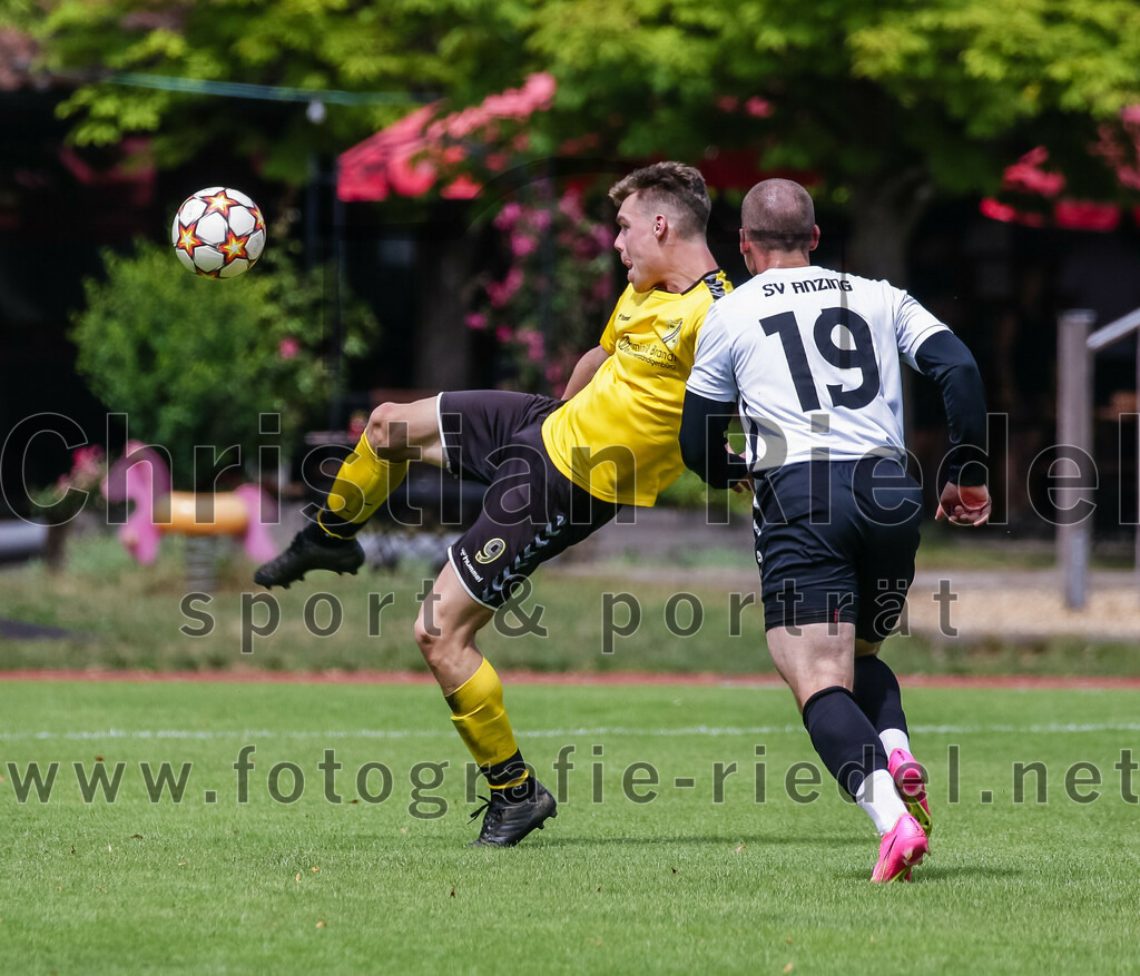 2023-07-23_067_SV_Anzing_gegen_SC_Kirchasch | Anzing, Deutschland, 23.07.2023:
Fußball, Kreisliga 2023 / 2024, Testspiel, SV Anzing gegen SC Kirchasch, Endergebnis: 5:1

Markus Zollner (SC Kirchasch, #9), Tim Schuster (SV Anzing, #19)

Foto: Christian Riedel / fotografie-riedel.net