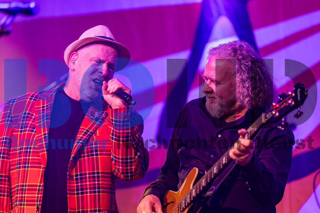 SES_GBAZEC20241227-59 | bond - Realisiert mit Pictrs.com