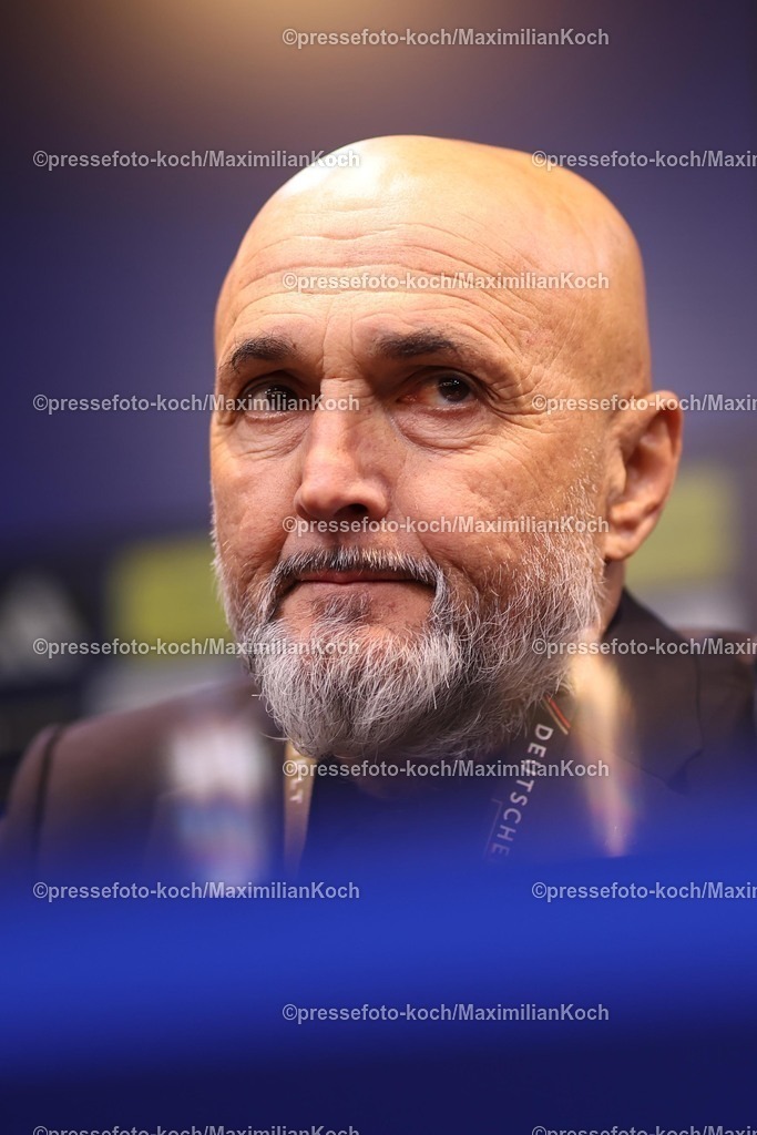 DFB22032501095 | 22.03.2025, Fußball, Pressekonferenz vor dem Nations League  Viertelfinale Deutschland - Italien, Signal Iduna Park, Saison 2024 2025: Bundestrainer Luciano Spalletti (ITA) DFB regulations prohibit any use of photographs as image sequences and or quasi-video.