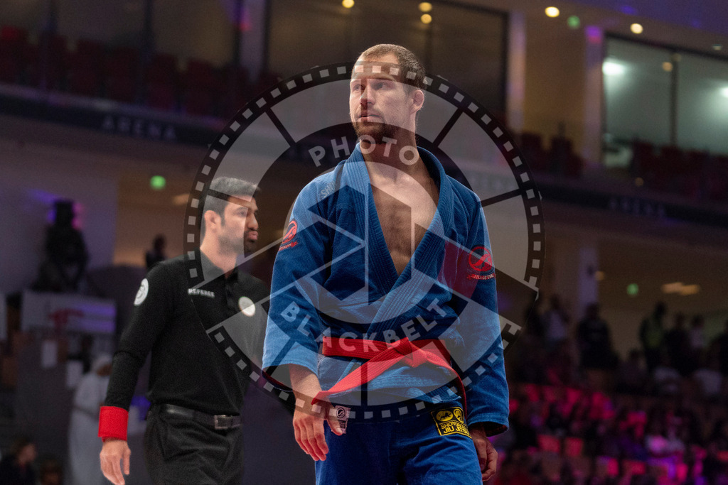 20231109PBB3602 | Fighters compete during the AJP World Professional Championship in the Mubadala Arena in Abu Dhabi, Arab United Emirates, on November 9, 2023.