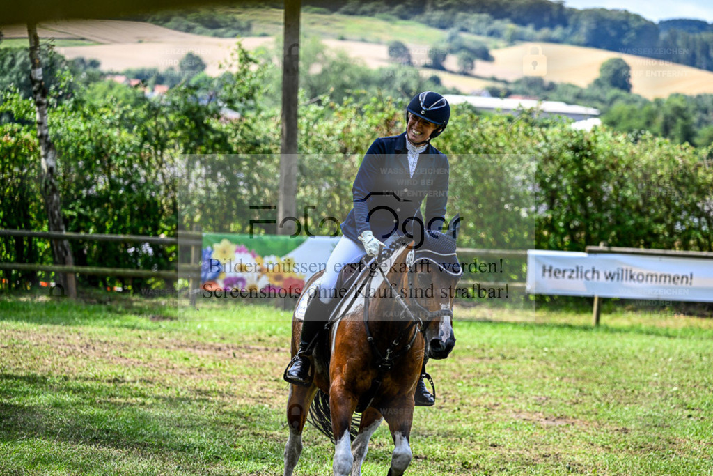 Bissendorfer Reitertage | Entdecke hochwertige Reitturnierfotos von Foto Oger. Professionell, emotional und authentisch – jetzt Lieblingsmomente im Shop bestellen. - Realisiert mit Pictrs.com