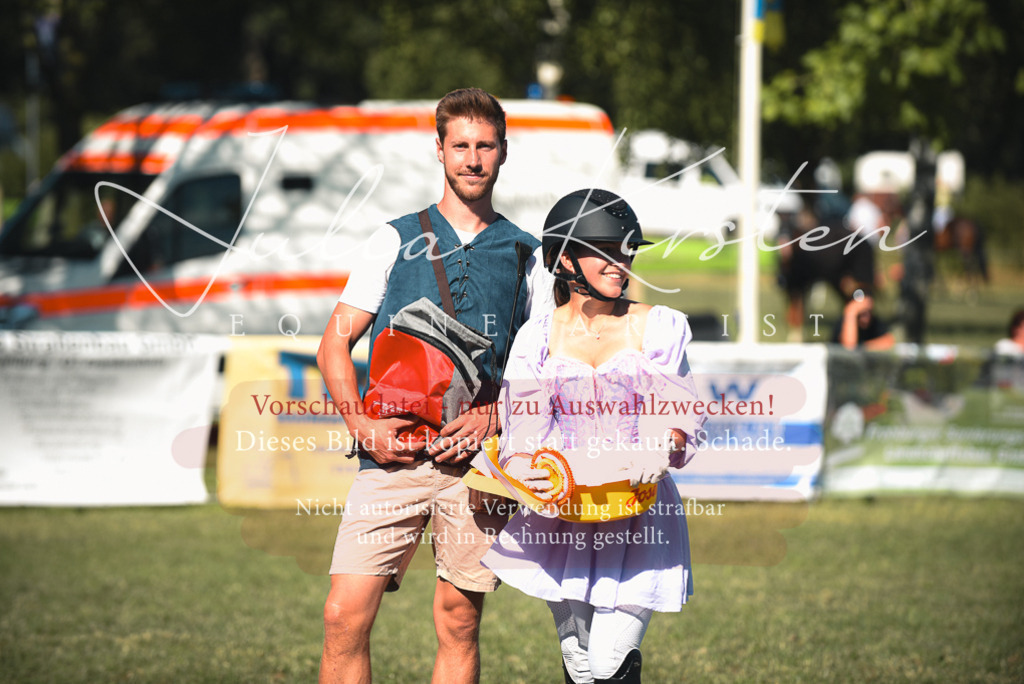 DSC_7794 | Pferde- und Turnierfotografie in Westsachsen. Pferdeportraits, Auftragszeichnungen und intuitive Kunst.