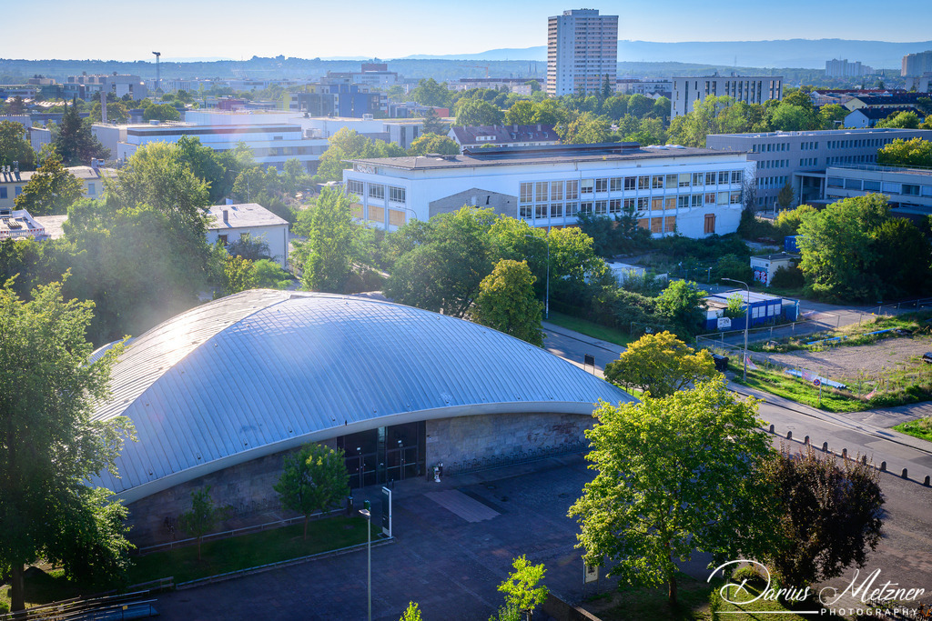 Die Johannes Gutenberg-Universität Mainz | Die Johannes Gutenberg-Universität Mainz (JGU) ist eine Universität in der rheinland-pfälzischen Landeshauptstadt Mainz.