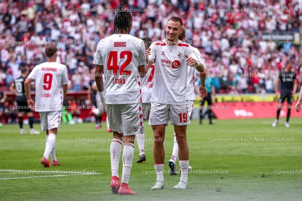 1FC20042501173 | 20.04.2025, Fußball, 1. FC Köln - Preußen Münster, 2.. Fußball Bundesliga, 30. Spieltag, RheinEnergie-STADION, Saison 2024 2025: Torjubel nach dem Tor zum 1:0 durch Torschütze Damion Downs (FC Koeln #42) zusammen mit Tim Lemperle (FC Koeln #19) DFB regulations prohibit any use of photographs as image sequences and or quasi-video.