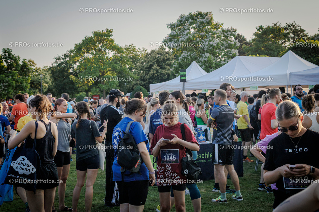 Sparda-Bank Nachtlauf Bonn; Bonn, 18.06.2025 | Impressionen vom Sparda-Bank Nachtlauf Bonn am 18.06.2025 in Bonn (Nordrhein-Westfalen). 
