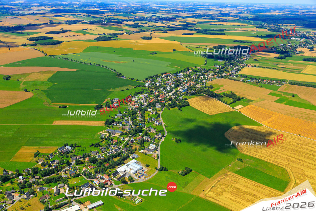 Die Luftaufnahme der Stadt Klingenberg wurde vom UL-Flugzeug heraus erstellt ( keine Drohne )- hohe Auflösung für beste Qualität