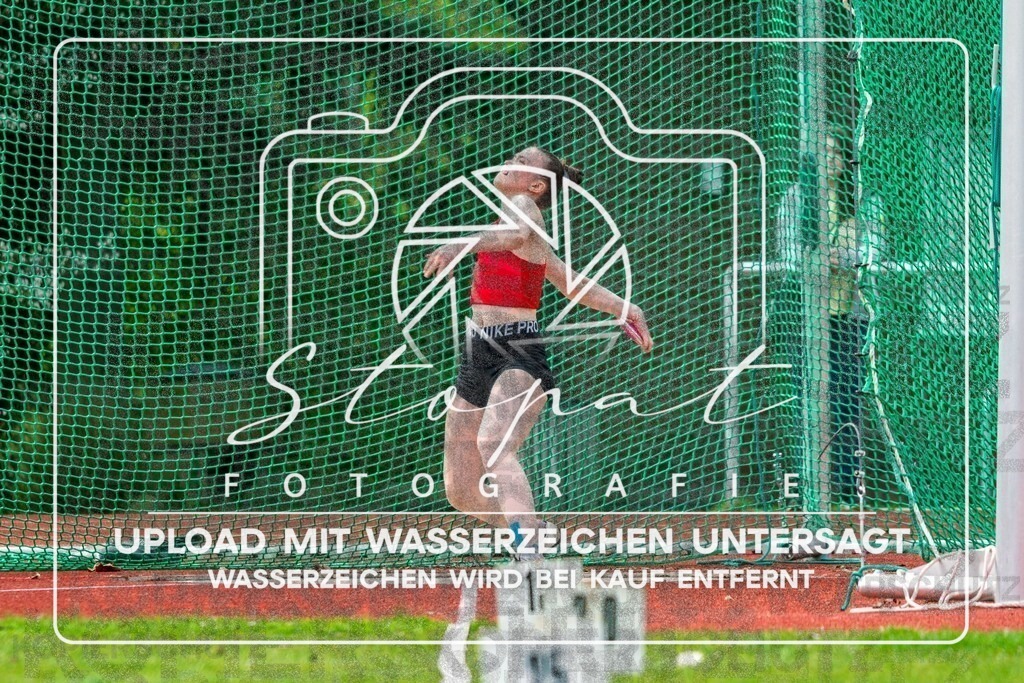 KMHK-1042 | Liv Russmann (TV Jahn Schneverdingen (NI)) bei den Kreismeisterschaften Leichtathletik-Wurf Heidekreis 2026 im Boehmewaldstadion, Soltau (Simon Paul Stopat) - Realisiert mit Pictrs.com