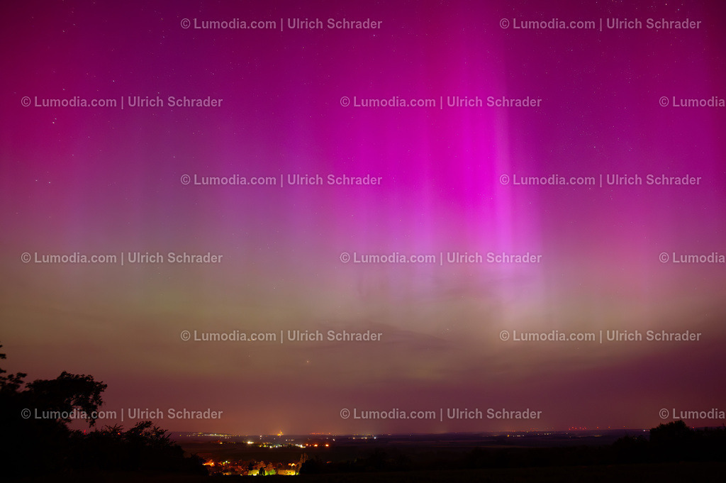 10049-13220 - Polarlicht am Huy | Stockfoto und Bilderpool mit Bildmaterial aus Deutschland, dem Harz, Halberstadt, Quedlinburg, Wernigerode und weltweit. Qualitativ hochwertige und professionelle Fotos anschauen und kaufen. - Realisiert mit Pictrs.com