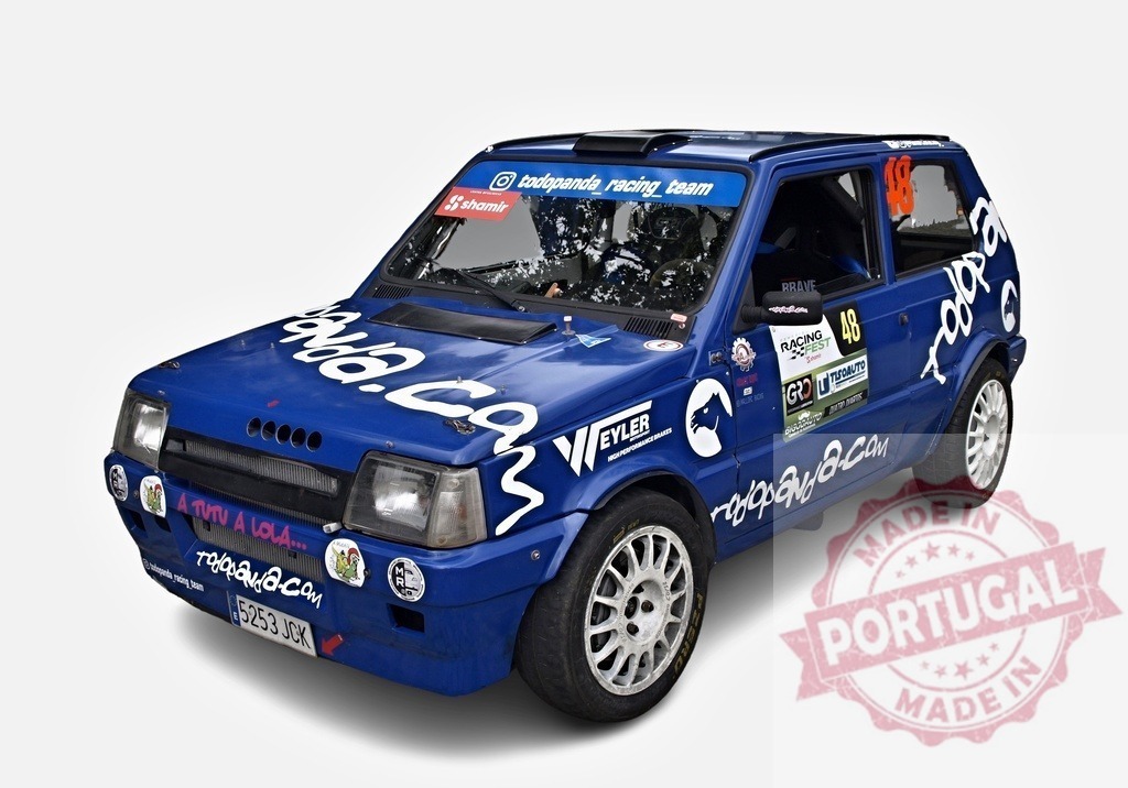 Tuned Seat Panda 4x4 posing for a photo shooting | Customized blue rally Seat Panda 4x4 posing before competition - Realisiert mit Pictrs.com