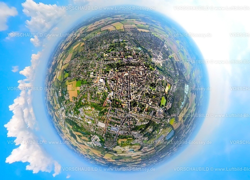 Beckum230891012 Uebersicht Mitte 2000ft-topaz | Luftbild, Ortsansicht Beckum-Mitte mit StadtZentrum und Wallstraßen, Wolken, Erdkugel, Fisheye Aufnahme, Fischaugen Aufnahme, 360 Grad Aufnahme, tiny world, Beckum,  Münsterland, Nordrhein-Westfalen, Deutschland