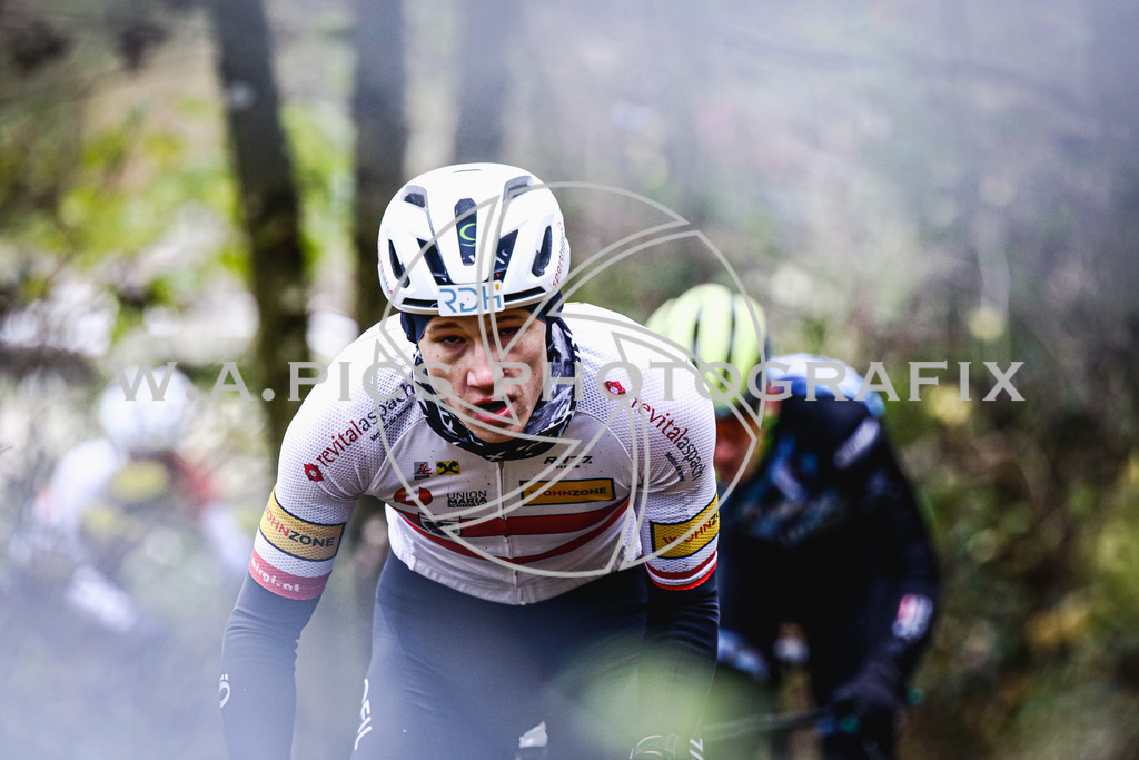 ..... | AUSTRIA, 24.11.24, 3.Radquerfeldein GP um das Sportzentrum Gunskirchen Image shows: Photo: Wapics / Andreas Willdoner