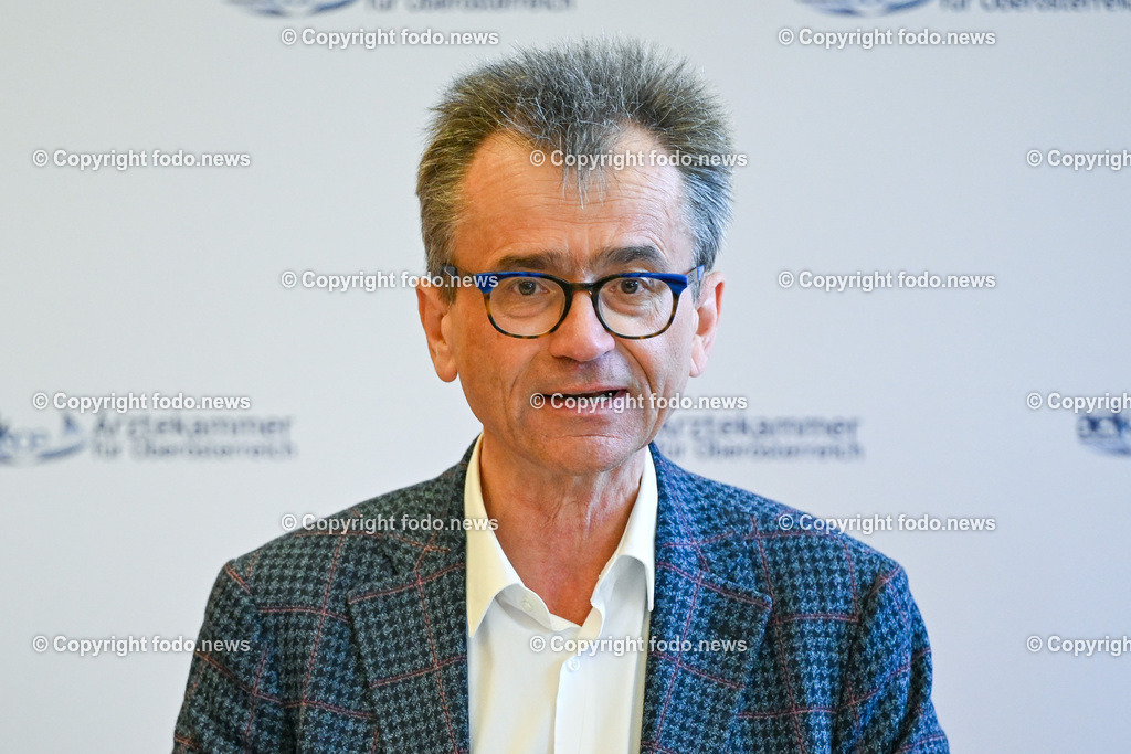 Pressekonferenz Aerztekammer für Ooe_ Aerzteteam sichert Versorgung in Linz Sued_ 22.03.2024-15 | 22.03.2024, Linz, AUT, Pressekonferenz Aerztekammer für Ooe, Aerzteteam sichert Versorgung in Linz Sued, im Bild Peter Niedermoser (Praesident der Aerztekammer für Oberoesterreich)
