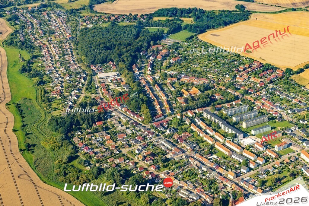 Schrägluftbild  Damgarten  Ribnitz-Damgarten - Das Luftbild wurde 2025 vom UL-Flugzeug heraus erstellt (ohne Drohne- keine Drohnenaufnahme ) - Hochauflösende Luftaufnahme -Nicht vergleichbar mit Google Maps oder Satelittenbilder- Die Geschenkidee !Mit Lizenz und Bildrechte bestellbar