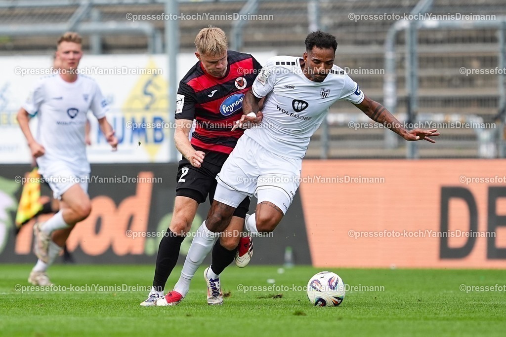 xydr03082501018 | 03.08.2025, xydrx, Fußball, 3.Liga, Viktoria Köln - FC Schweinfurt 05, Saison 2025 2026, Sportpark Höhenberg:  Lars Dietz (Viktoria Köln #2) im Zweikampf gegen Michael Dellinger (1.FC Schweinfurt 05 #10) DFB regulations prohibit any use of photographs as image sequences and or quasi-video.