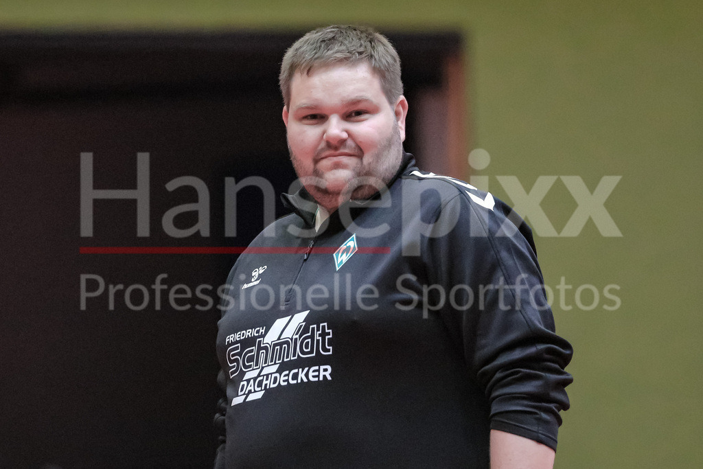 Handball, 2. Bundesliga Frauen, Training SV Werder Bremen | v.li.: Timm Dietrich (Trainer, Cheftrainer, SV Werder Bremen) Portrait, Nahaufnahme, Einzelfoto, Einzelbild