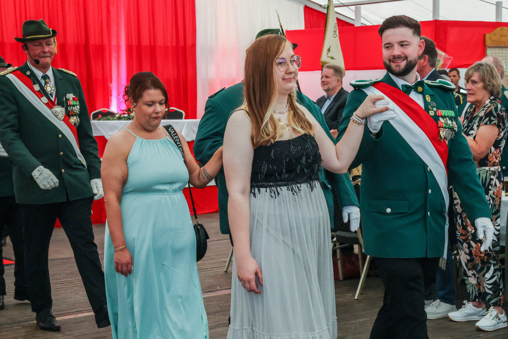 top-top.de 240601-205 | Foto, Video, Fotografie, Videografie, Fotobox, DJ, Discjockey, Musik, Musikbox, Veranstaltung, Photobooth, Amazon, Ebay, Buchtipp, Bestseller, Autor, Verlag, Buch, Wesel, Hamminkeln, NRW, Dinslaken, Rees, Drohne, Hochzeit, Party, Fotobox, Wesel, Fotograf