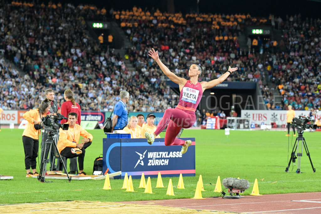 Leichtathletik: Weltklasse Zürich | 08.09.2022, Zürich, Letzigrund, Leichtathletik: Weltklasse Zürich, VULETA Ivana (SRB) im Weitsprung der Frauen. - Realisiert mit Pictrs.com