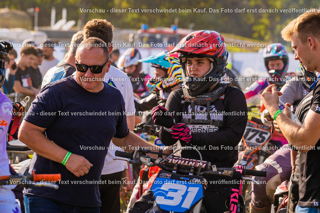 09_20_LM_Schenkenhorst-9732 | Sportfotografin aus Berlin-Brandenburg mit Fokus auf Motocross. Ich halte deine sportliche Leistung und echte Emotionen auf und neben der Strecke professionell fest. Entdecke die Fotos von deinem Rennen und bestelle sie direkt hier im Shop.