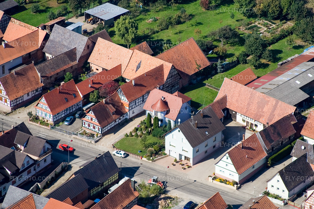 Aerial view: View of the town in Niederlauterbach in the state Bas-Rhin, France.Photo: IMG_13555.jpg taken on 09/28/2008 by Werner Riehm/FLY-FOTO.comResolution of the original: 3456 x 2304 px