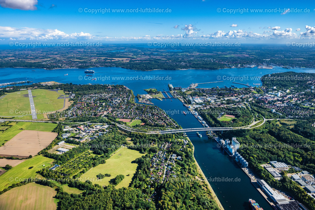 Kiel_Holtenau_Kanalschleuse_Nord_Ostsee_Kanal_ELS_2514200922 | KIEL 20.09.2022 Schleusenanlagen am Ufer der Kiel-Holtenau Schleuseninsel am Nord-Ostsee-Kanal in Kiel im Bundesland Schleswig-Holstein. // Locks - plants on the banks of the waterway Nord-Ostsee-Kanal in Kiel in the state Schleswig-Holstein. Foto: Martin Elsen