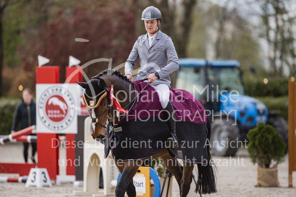 230426_HofSosath_Stil-L-567 | Deine schönsten Turniermomente als professionelle Fotos! Entdecke hochwertige Pferdesport-Fotografie im Online-Shop. Jetzt Fotos finden & bestellen!