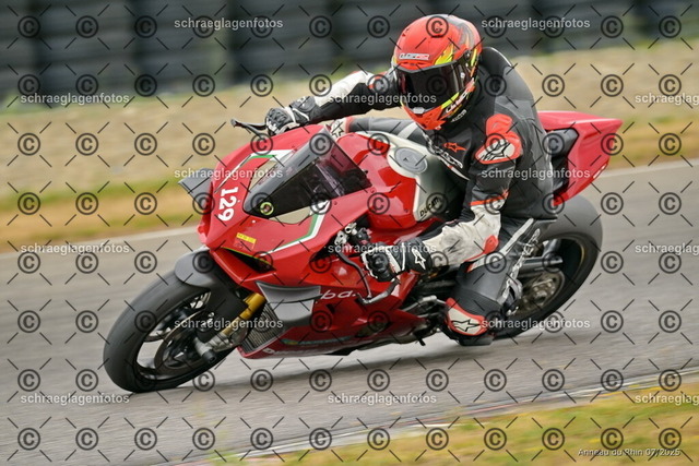 25bt05-1271 | markuskiefer.com - Realisiert mit Pictrs.com