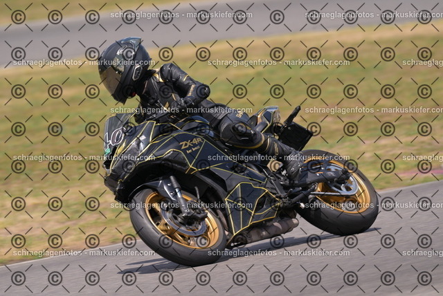 26bt05-1486 | markuskiefer.com - Realisiert mit Pictrs.com