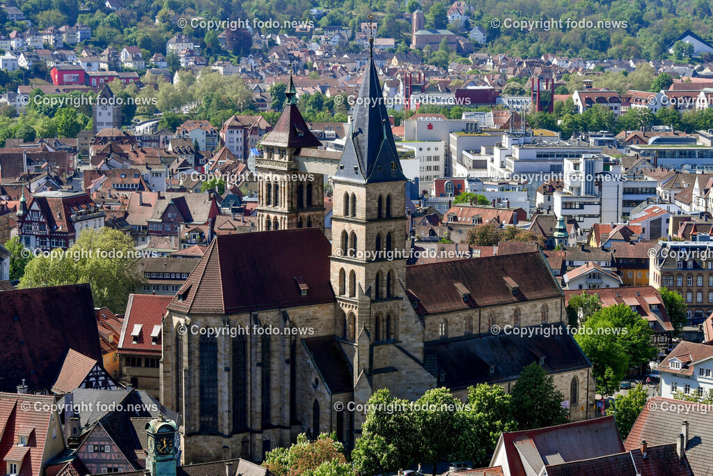 Deutschland_ Baden-Wuerttemberg_ Esslingen am Neckar_ 30.04.2025-3 | 30.04.2025, Deutschland, GER, Baden-Wuerttemberg, Esslingen am Neckar, im Bild Themenbild, Stadtansichten, Stadtkirche St. Dionys, Kirche, Kirchturm, Feature, Symbolbild