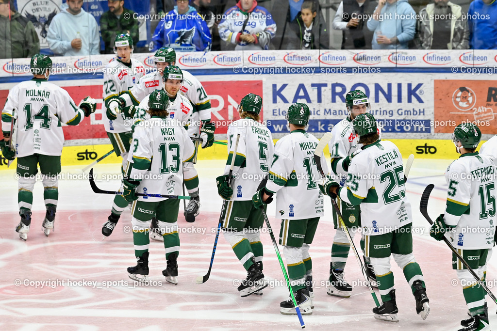 EC IDM WÄRMEPUMPEN VSV vs. FTC-TELEKOM JÉGKORONG | FTC-TELEKOM JÉGKORONGEC Mannschaft, IDM WÄRMEPUMPEN VSV vs. FTC-TELEKOM JÉGKORONG, EC IDM WÄRMEPUMPEN VSV vs. FTC-TELEKOM JÉGKORONG am 19.10.2025 in Villach (Stadthalle Villach), Austria, (Photo by Bernd Stefan)