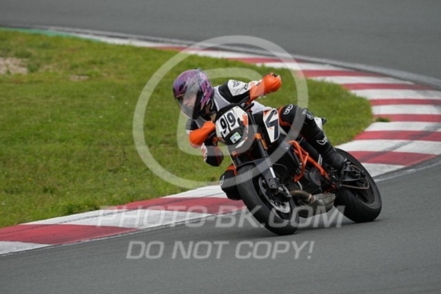 2024_06_21_PBK_17828 | Sportfotografie; SlowMotion; Video; Rennstrecke; Hafeneger; Speer; Racing; RSE; BMW; CBO; Trackday; Motorsportarena; Hockenheimring; Brno; Most; Barcelona; Valencia