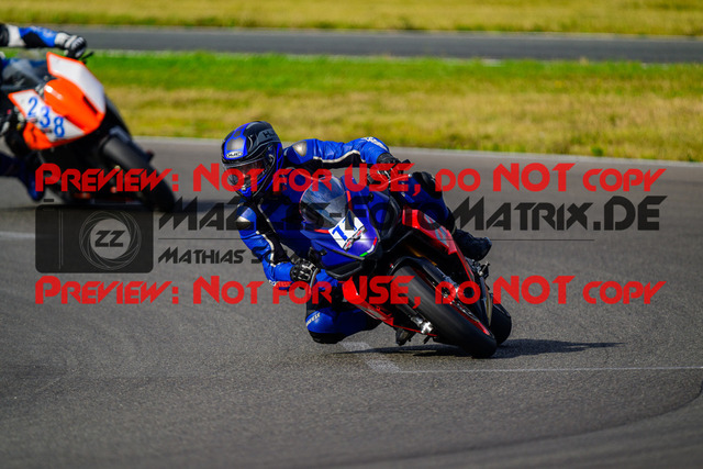 MaZZes_FotoMatrix_240724_6007705_2-430 | BLAU