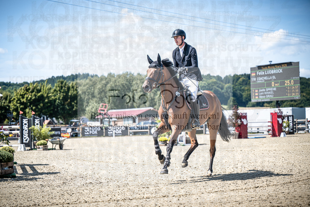 DOS_3011 | Entdecke hochwertige Reitturnierfotos von Foto Oger. Professionell, emotional und authentisch – jetzt Lieblingsmomente im Shop bestellen.Deutschlandweite Turnierfotografie. - Realisiert mit Pictrs.com
