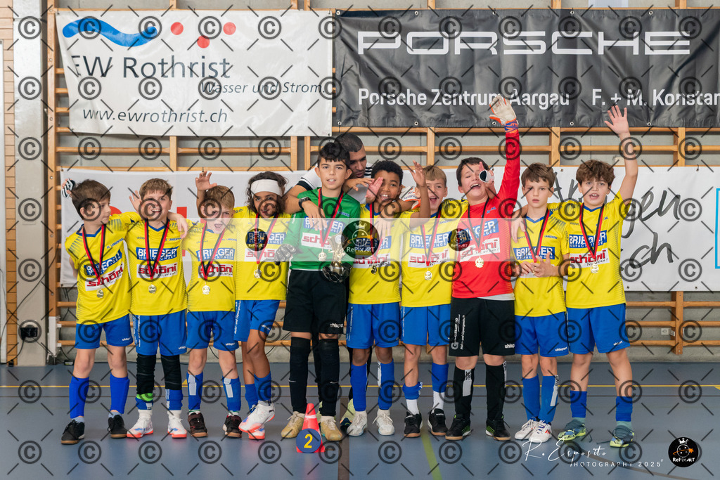 20251122_FCR-Hallenturnier-E_007-82 | Sport und Naturfotografie von Roberto Esposito zeigt echte Momente Bewegung und die Schönheit der Natur. Ausdrucksstarke Bilder schaffen Emotionen.
