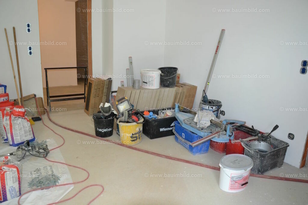bib-lg21-fliesenlegerarbeiten-0090 | Nach LV-Leistungsgruppen sortierte Detailfotos über den Bau eines Hauses. Alle Hausbau-Bilder direkt vom Urheber und Autor der Website Haus-Selber-Bauen.com