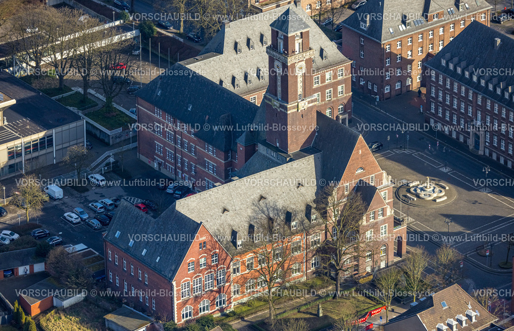 Bottrop250202685Mitte | Luftbild, Rathaus und Rathausturm Stadtverwaltung, Rathausbrunnen, Altstadt, Bottrop, Ruhrgebiet, Nordrhein-Westfalen, Deutschland
