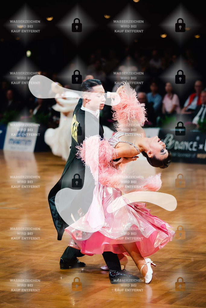 GOC 2025 - WDSF PD Super Grand Prix Standard 20th (17) Jiashuai Sun _ Jing Chen (China)-2025-08-21-1149 | Webshop for digital downloads and prints of dance sport, event & show photographer Julian Link - Realisiert mit Pictrs.com