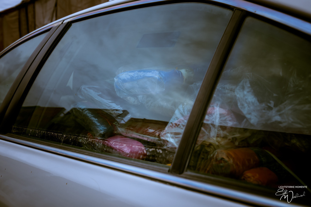 Frauenmarkt in Ibra, Oman | Herzlich willkommen auf meiner Seite! Ich bin Elke Wallnisch, Deine Fotografin für lichtstarke Momente. Der Name steht für alles, was mich mit der Fotografie verbindet: Das Licht und seine machtvolle Wirkung auf eine Situation oder unsere Stimmung - Realisiert mit Pictrs.com