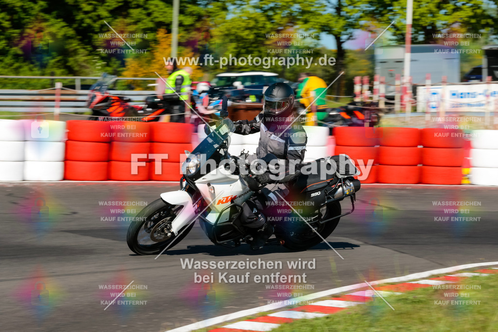 Moto-TeamOBK-21425 | Hier findet Ihr Bilder von Touristenfahrten auf der Nürburgring Nordschleife oder von anderen Veranstaltungen die ich besucht habe. Viel Spass beim Durch Schauen 