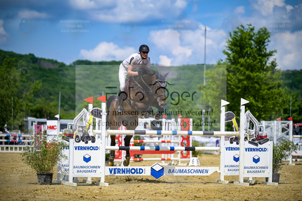 Reitturnier Lienen | Entdecke hochwertige Reitturnierfotos von Foto Oger. Professionell, emotional und authentisch – jetzt Lieblingsmomente im Shop bestellen. - Realisiert mit Pictrs.com